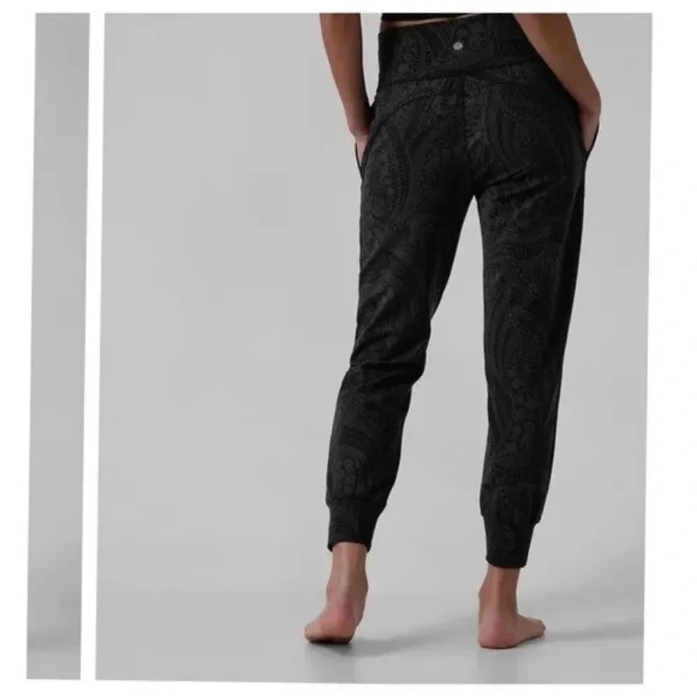 Athleta Salutation Textured Jogger, Color Dreamwe… - image 3